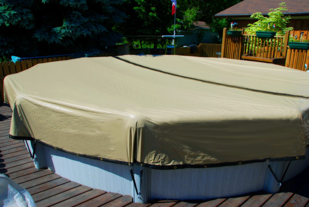 The Right Time to Close Your Pool for the Winter