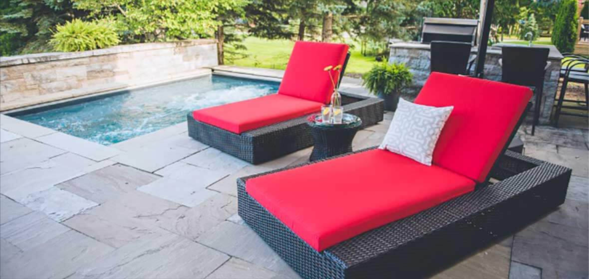 Coco patio chaise & side tables