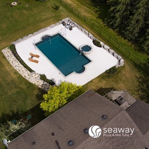 backyard swimming pool builders Vaughan